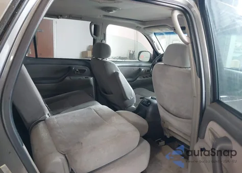 2003 Toyota Sequoia Sr5 V8 z USA, uszkodzony, nr VIN 5TDZT34AX3S138908